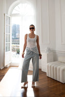 Jeansy Soft Denim Romance z koronkową chustą